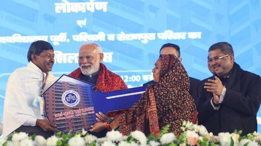 Better future: PM Modi Hands Over Flat Keys To Delhi Residents, Fulfills Dreams Of Pucca House