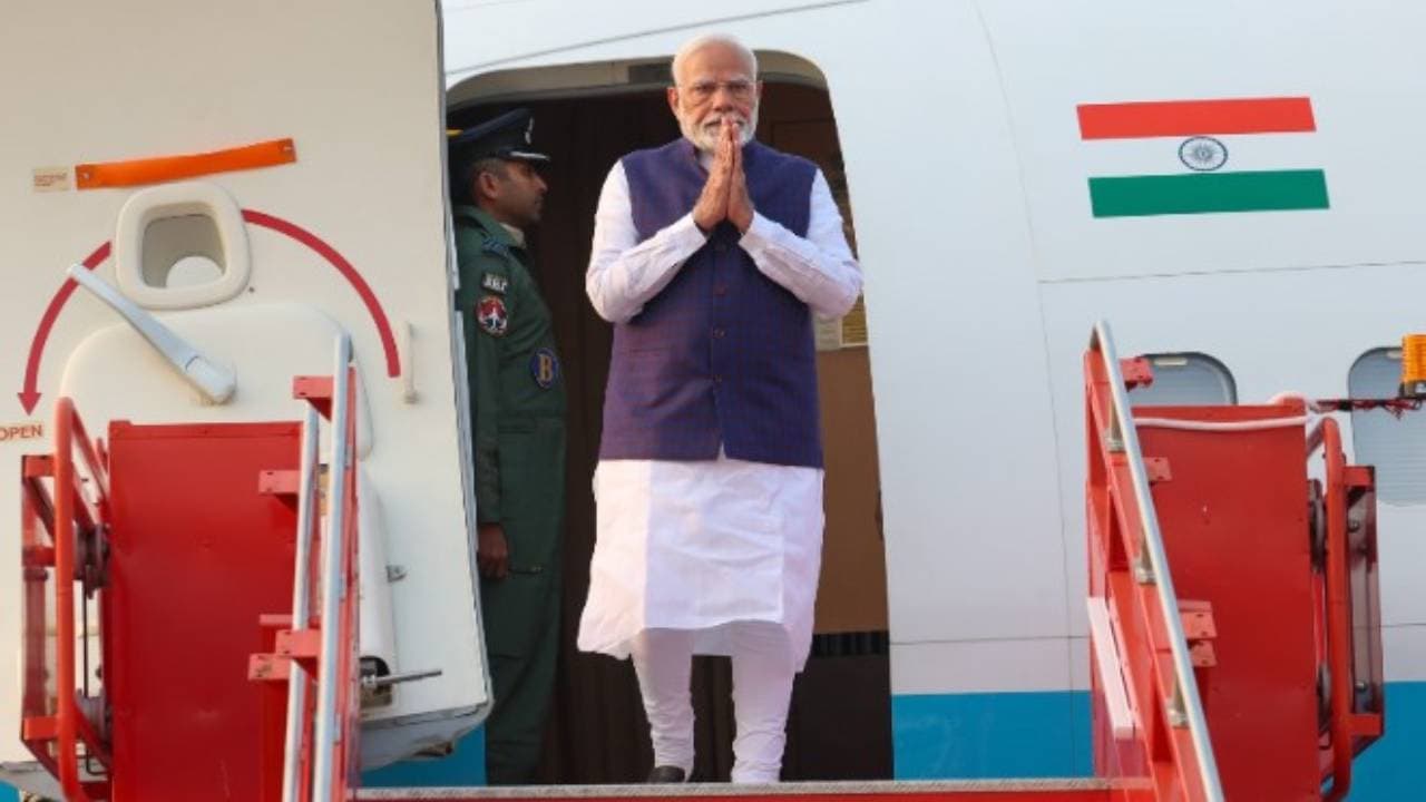 PM Modi Arrives In Bhubaneswar To Inaugurate Pravasi Bharatiya Divas Convention