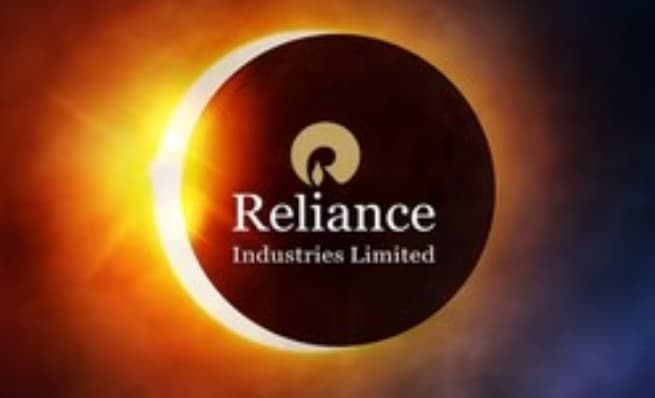 Goldman Sachs Lowers Target Price Of Reliance Industries’ Stock, Maintains 'Buy'