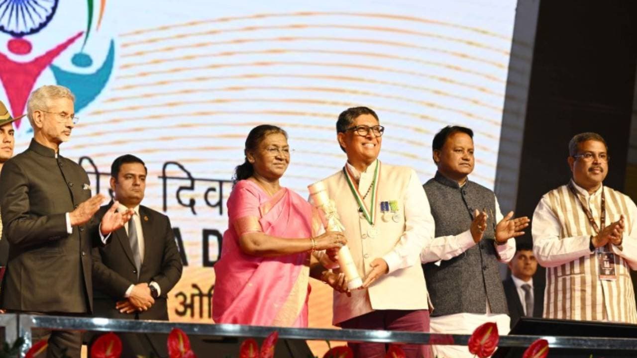 President Murmu Graces Valedictory Session Of 18th Pravasi Bharatiya Divas Convention, Presents Pravasi Bharatiya Samman Awards
