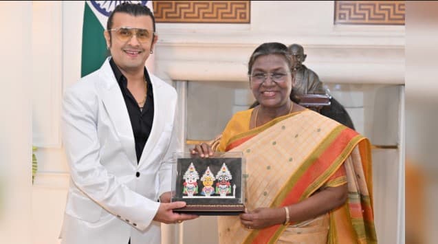 Sonu Nigam Meets Prez Droupadi Murmu, Performs At President’s Estate