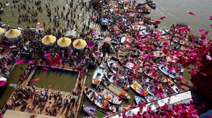 Maha Kumbh 2025: Rose Petals Showered On Devotees Marking Last Holy Dip On Maha Shivratri