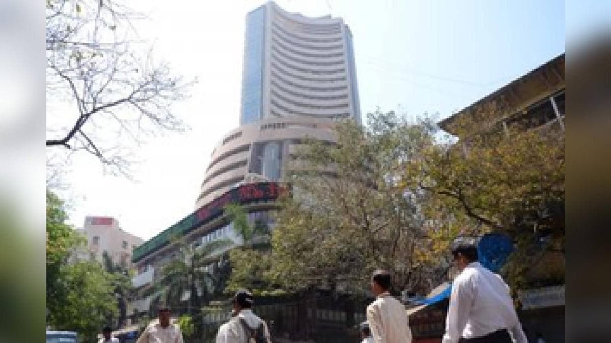 Indian Stock Market Ends Flat, Smallcap Stocks Extend Rally
