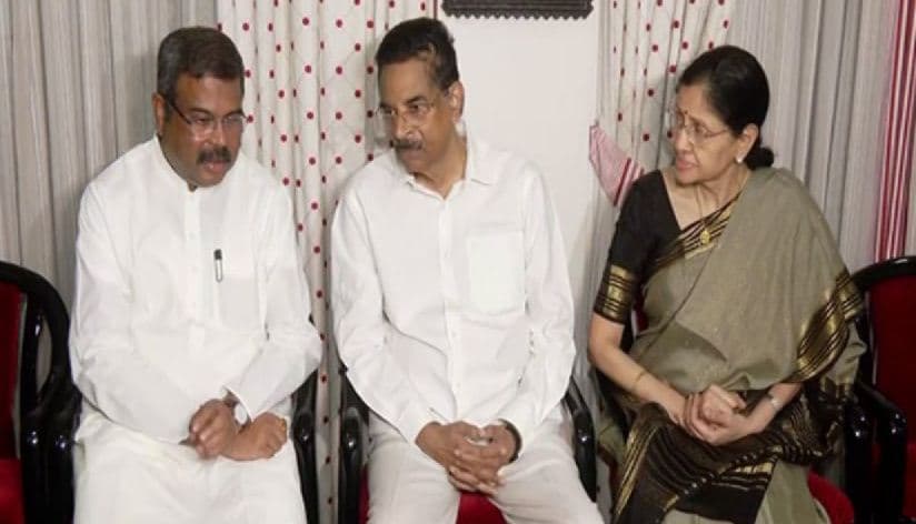 Governor Kambhampati Visits Dharmendra Pradhan’s Residence, Offers Condolences