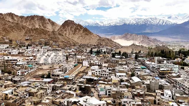 Earthquake Shakes Himalayan Region: Early Morning Earthquake Strikes Leh-Ladakh