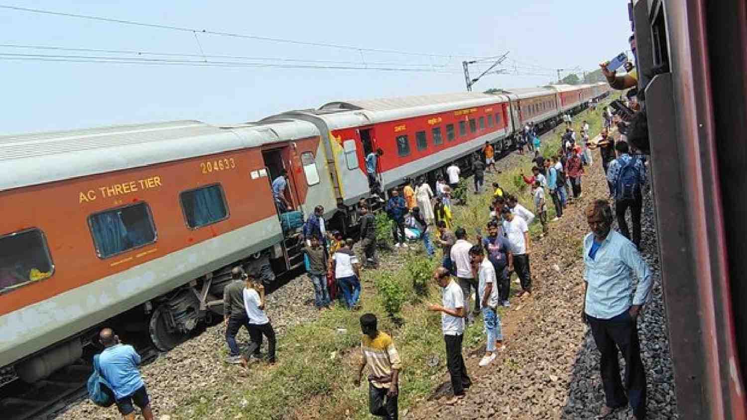 Train Accident In Odisha: Kamakhya Express Derails Near Nergundi Station In Cuttack