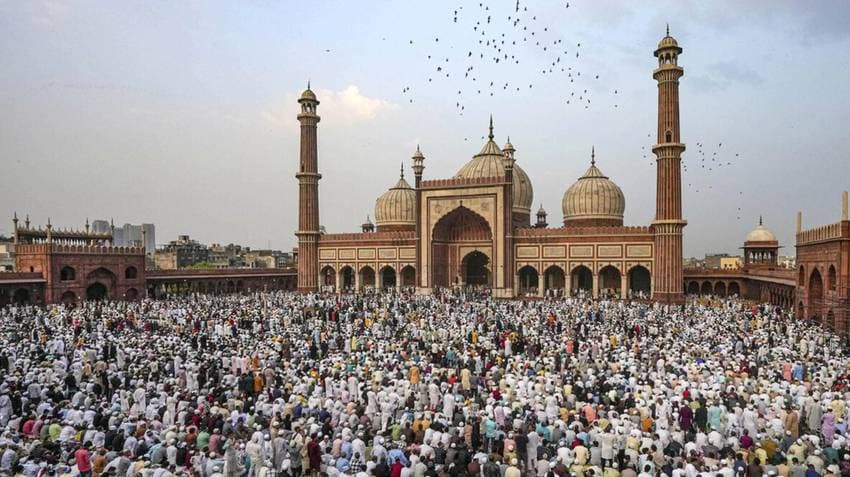 Delhi: Eid-ul-Fitr To Be Celebrated Today; Police On High Alert Amid Bomb Threats