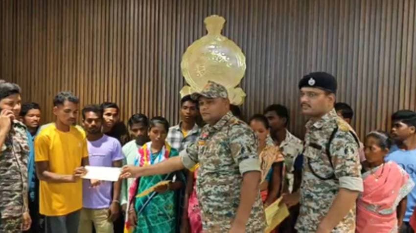 Twenty-Two Maoists Surrender In Chhattisgarh
