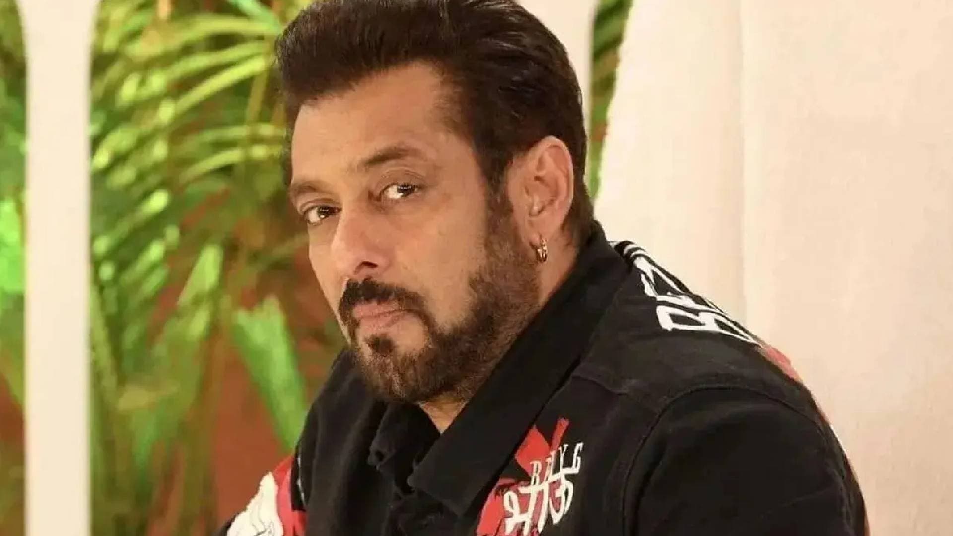 Actor Salman Khan Receives Death Threats: Mumbai Police