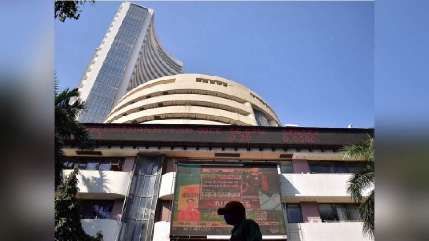 Sensex, Nifty Open Flat Amid Mixed Global Cues