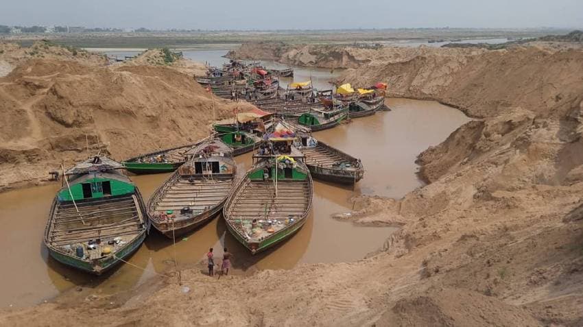 Illegal Sand Mining Crackdown in Odisha: Mafia Flees, Boats Seized in Mayurbhanj