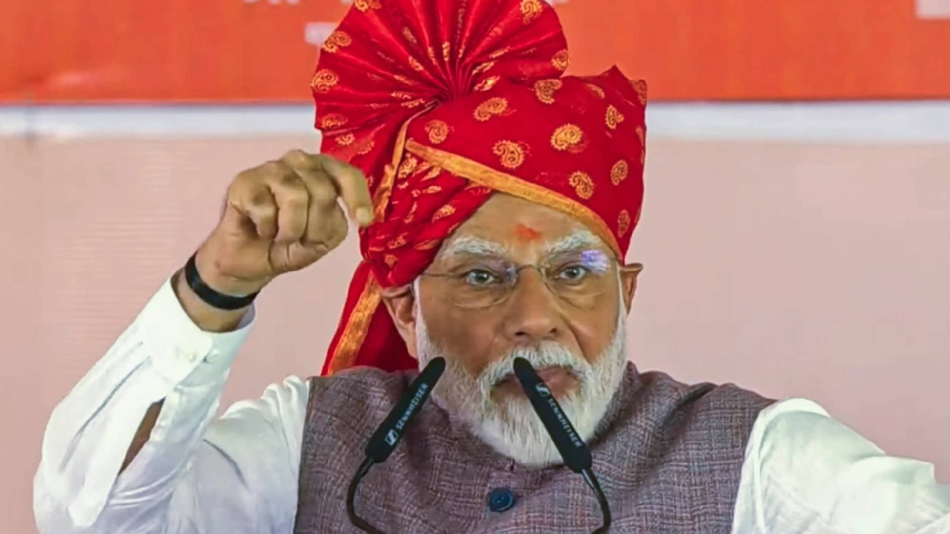 "Desh Nahi Mitne Dunga, Desh Nahi Jhukne Dunga": PM Modi Hits Out At Pak In First Public Rally After Op Sindoor