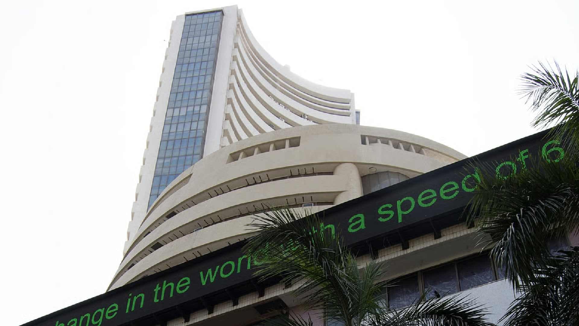 Indian Stock Market Opens Nearly Flat, Remains In Consolidation Phase