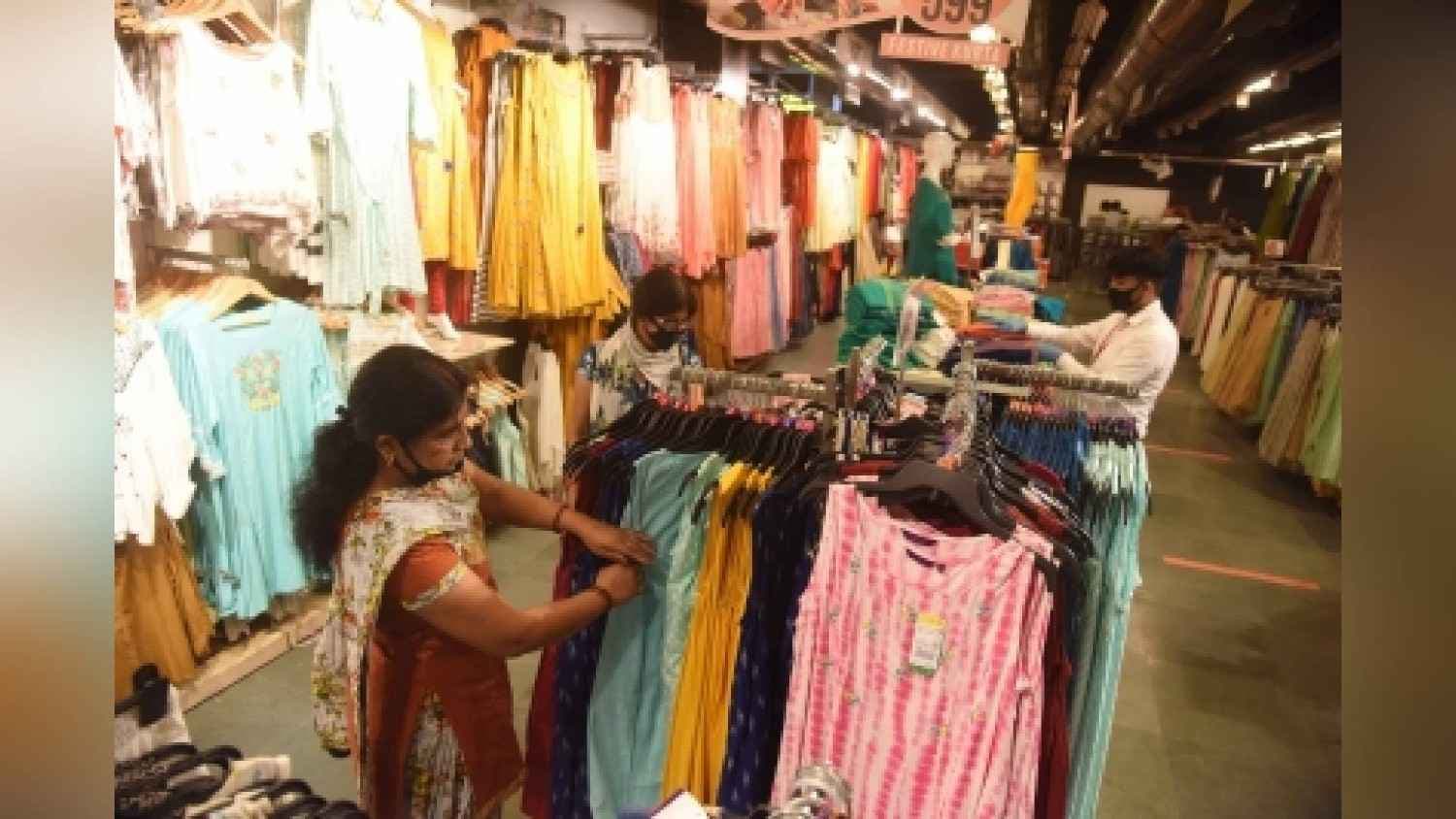 Indian Apparel Sector To Clock 11% Growth Over FY24-FY29: HSBC