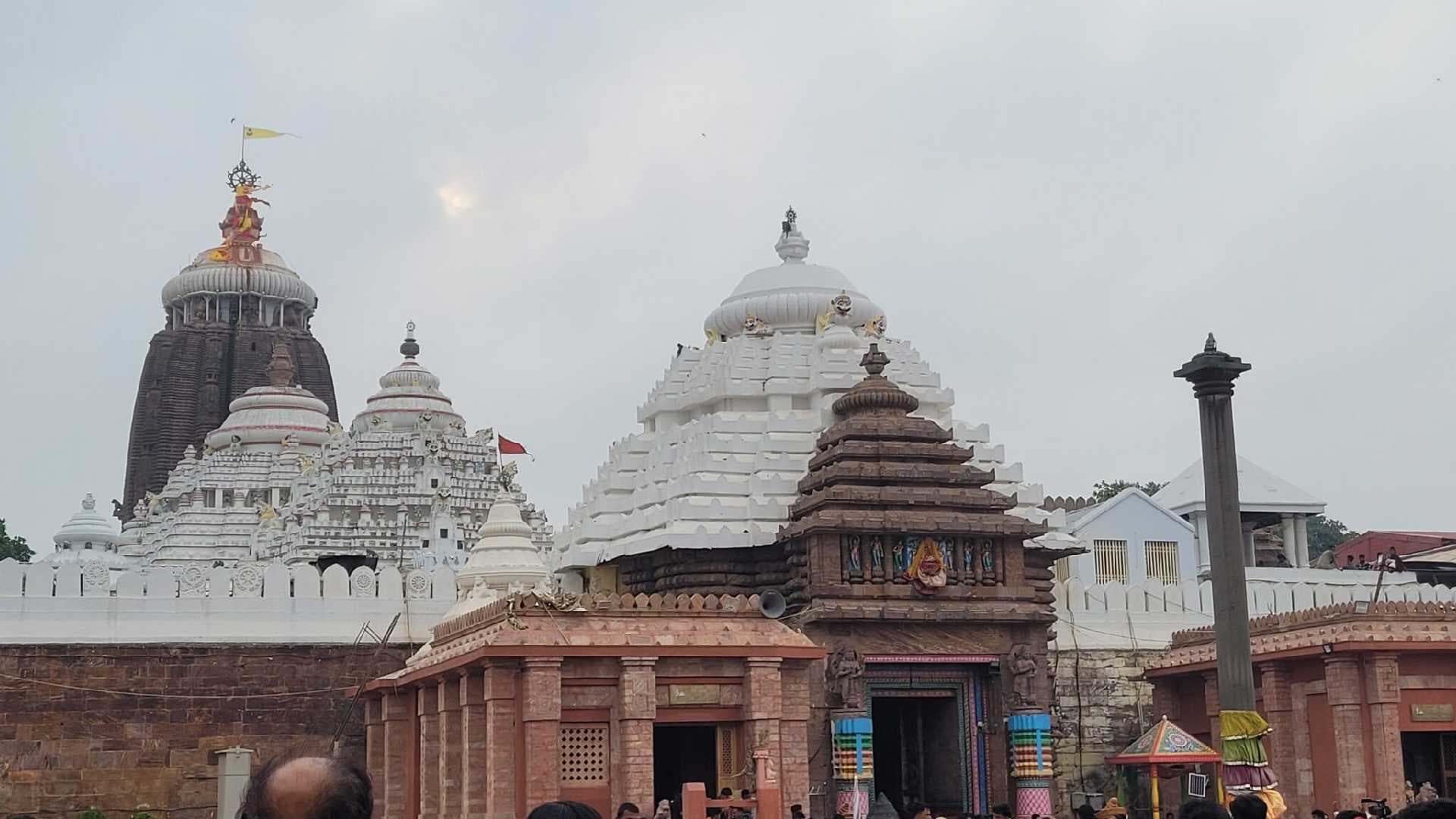 Devotee Caught Taking Photos Inside Puri Jagannath Temple, Sparks Security Concerns