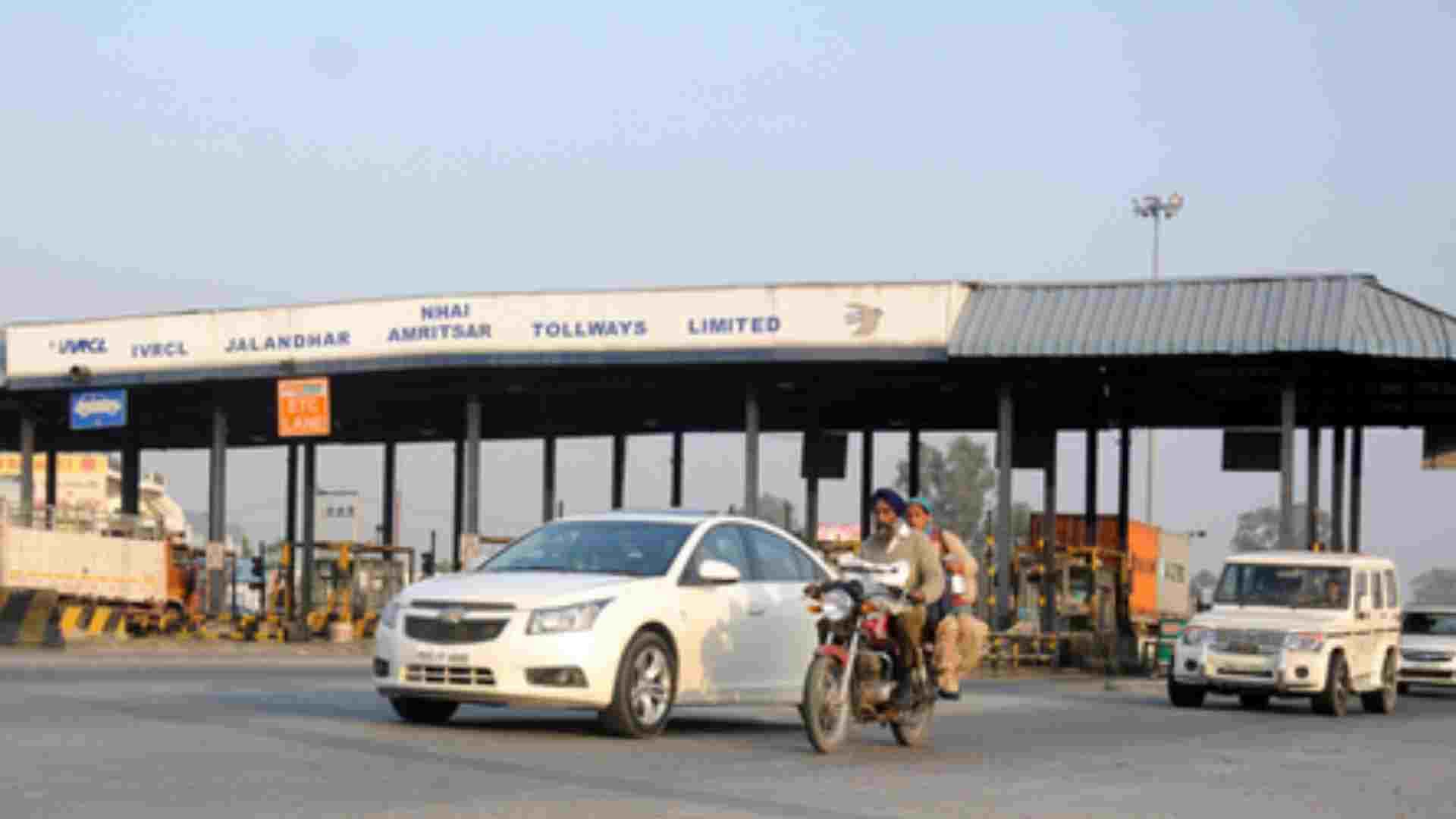 No Toll Proposed For 2-Wheelers, Says Nitin Gadkari Amid Viral Reports