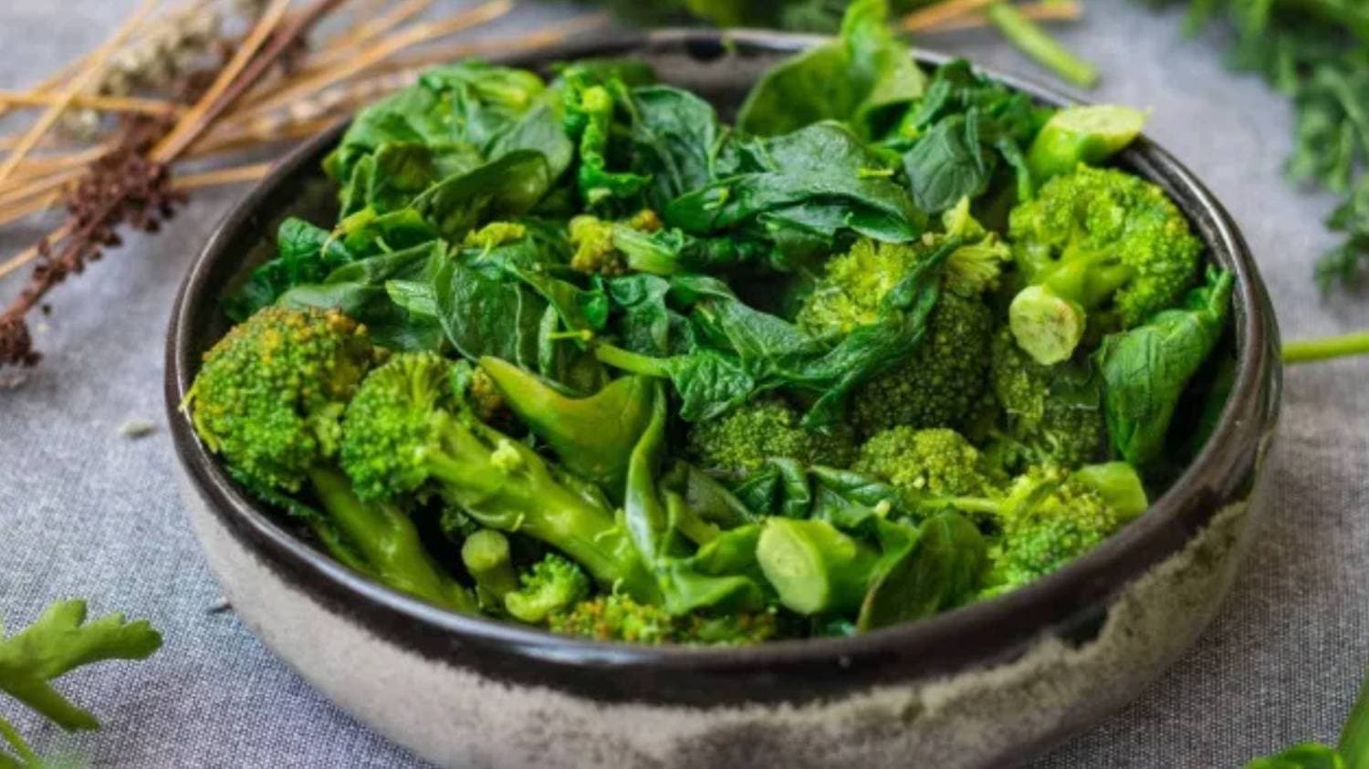 A Bowl Of Spinach, Kale And Broccoli May Boost Heart Health In Elderly Women