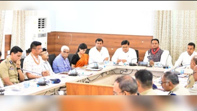 CM Majhi Reviews Puri Rath Yatra Security After Stampede Tragedy