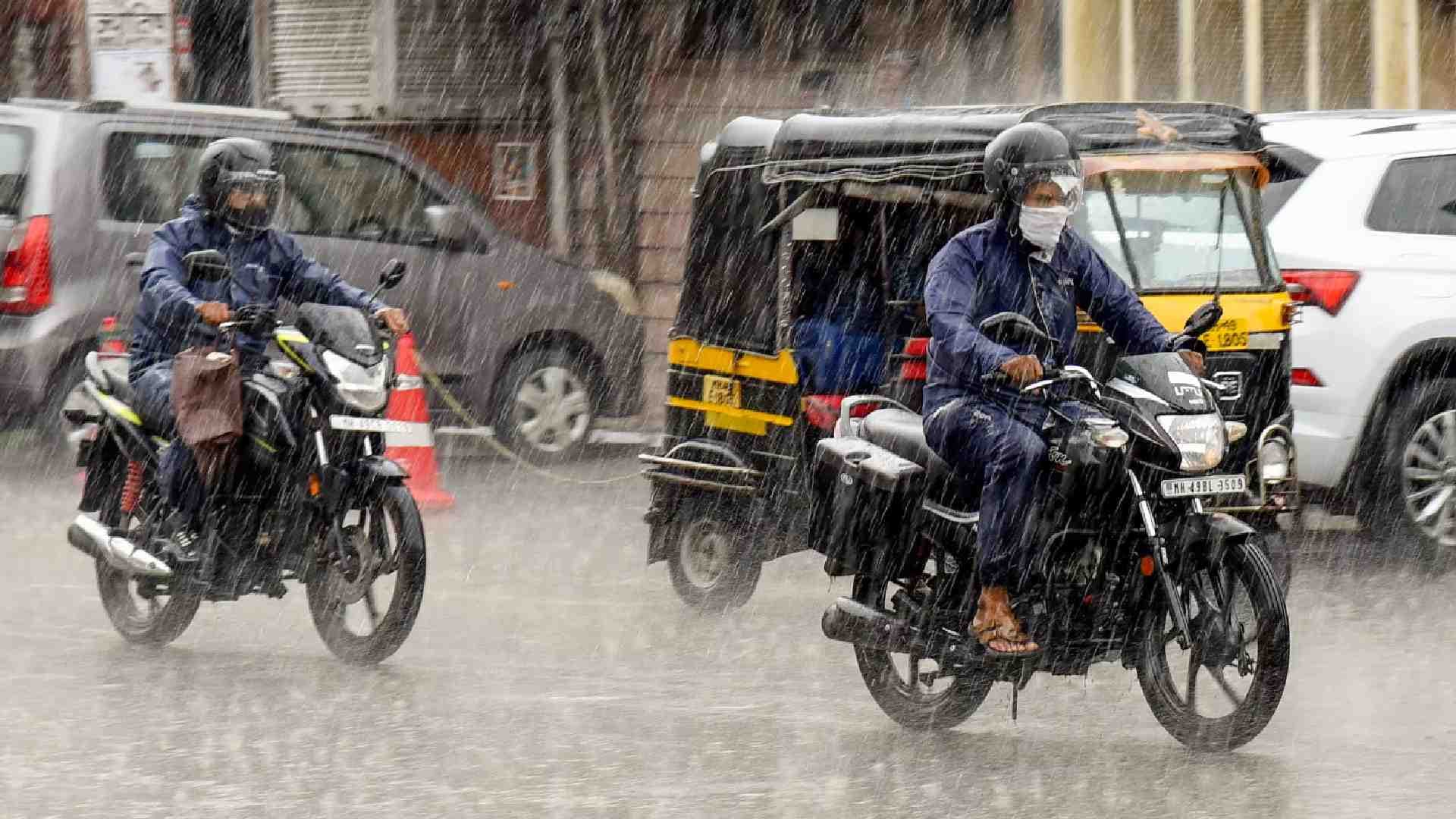 Centre Urges Consumers To Use Only BIS-Certified Helmets To Bolster Road Safety
