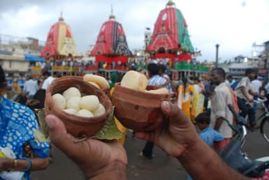 Odisha Celebrates Rasagola Dibasa, Honouring Divine Reconciliation During Niladri Bije