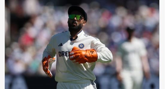 3rd Test: Pant Receiving Treatment At The Moment After Being Hit On Left Index Finger, Says BCCI