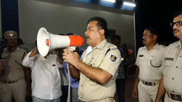 Protests Erupt Outside AIIMS Bhubaneswar Over Puri Burn Victim; BNS 163 Clamped