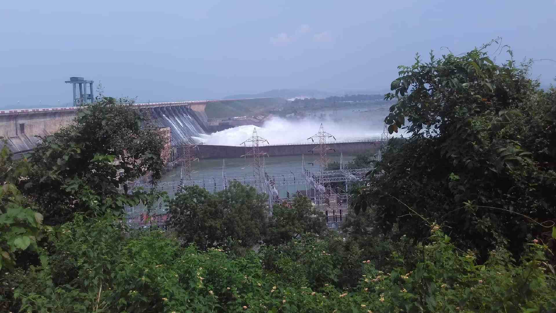 20 Gates Opened at Hirakud Dam as Odisha Battles Rising Waters
