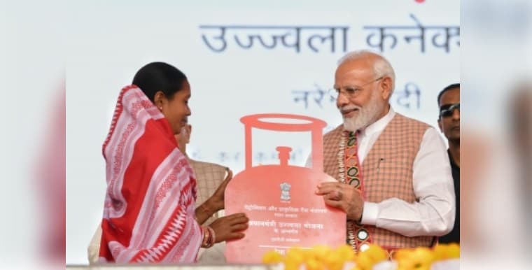 10.33 Crore LPG Connections Distributed Under PMUY Scheme: Minister