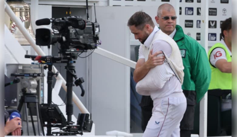 Woakes Ruled Out Of Remainder Of 5th Test With Shoulder Injury