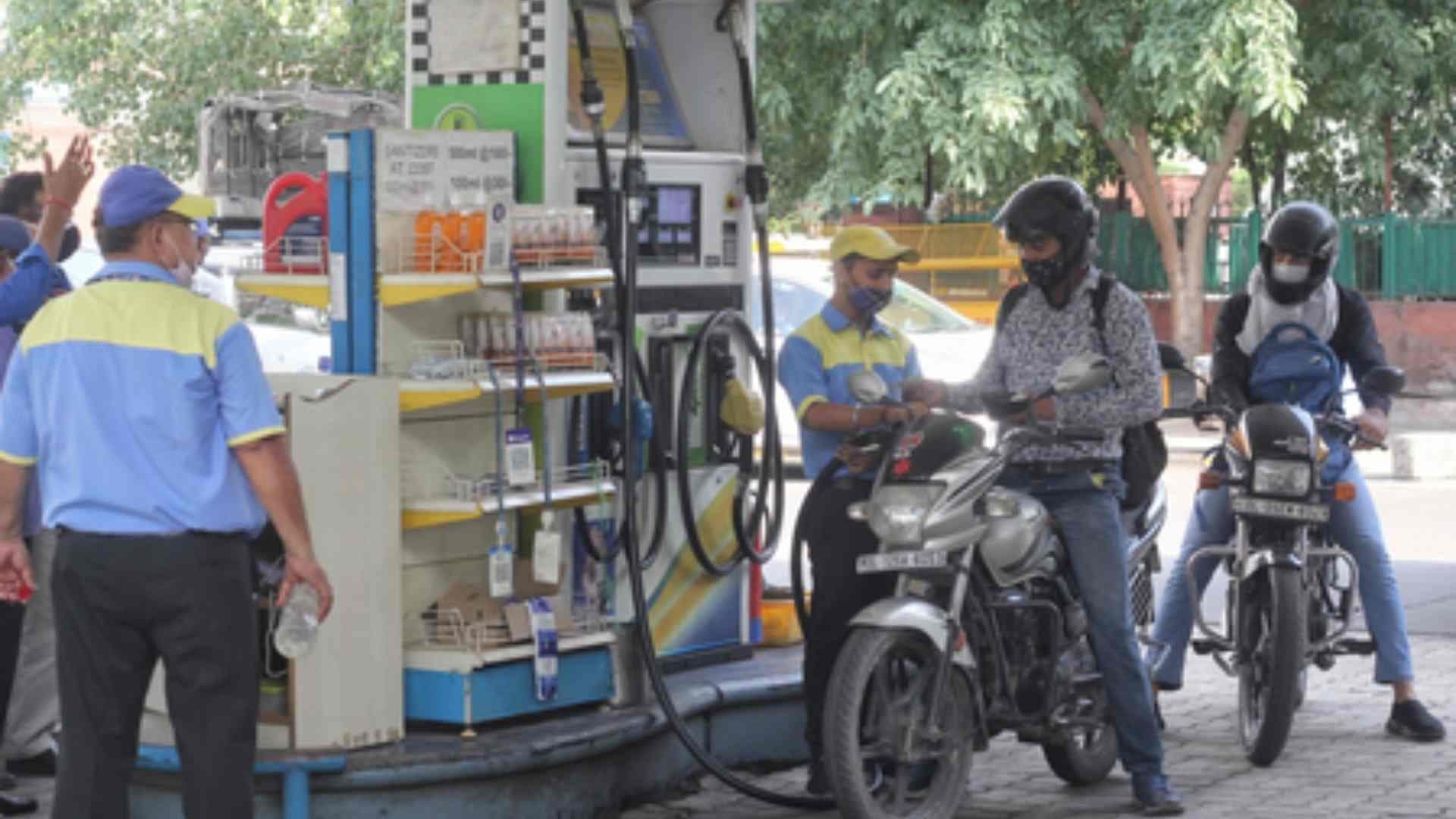 Govt Taking Relook At Licensing Rules For Petrol Pumps