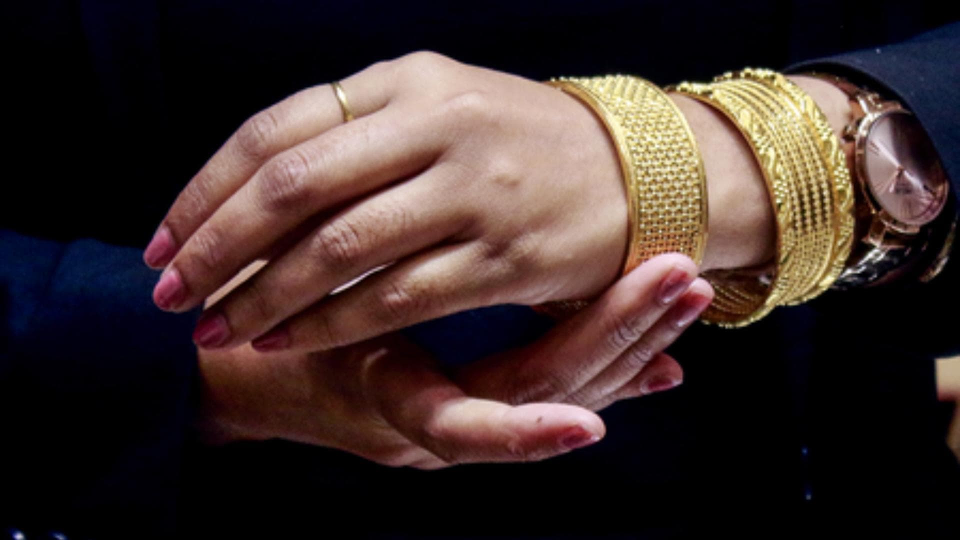 Trump Says No Tariffs On Gold Imports, Extends China Tariff Deadline