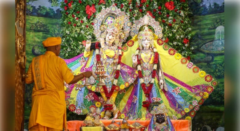 Nation Celebrates Janmashtami With Devotion; Seers Call For Love, Harmony