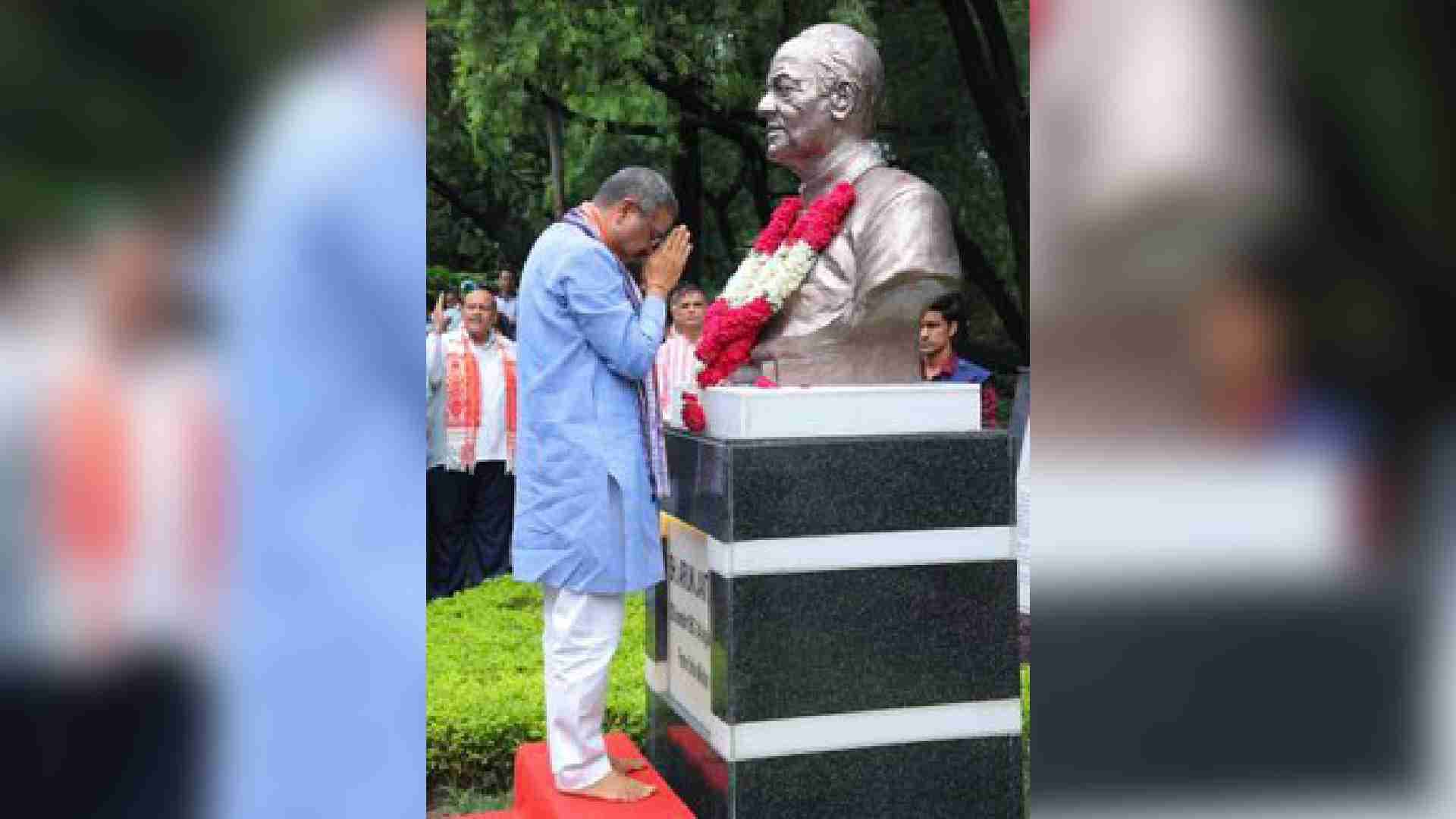 Dharmendra Pradhan Pays Tribute To Arun Jaitley On His Death Anniversary