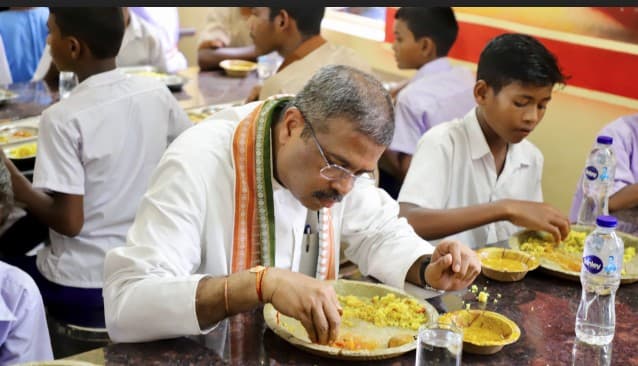 Union Education Minister Dharmendra Pradhan Shares Mid-Day Meal With Students In Odisha