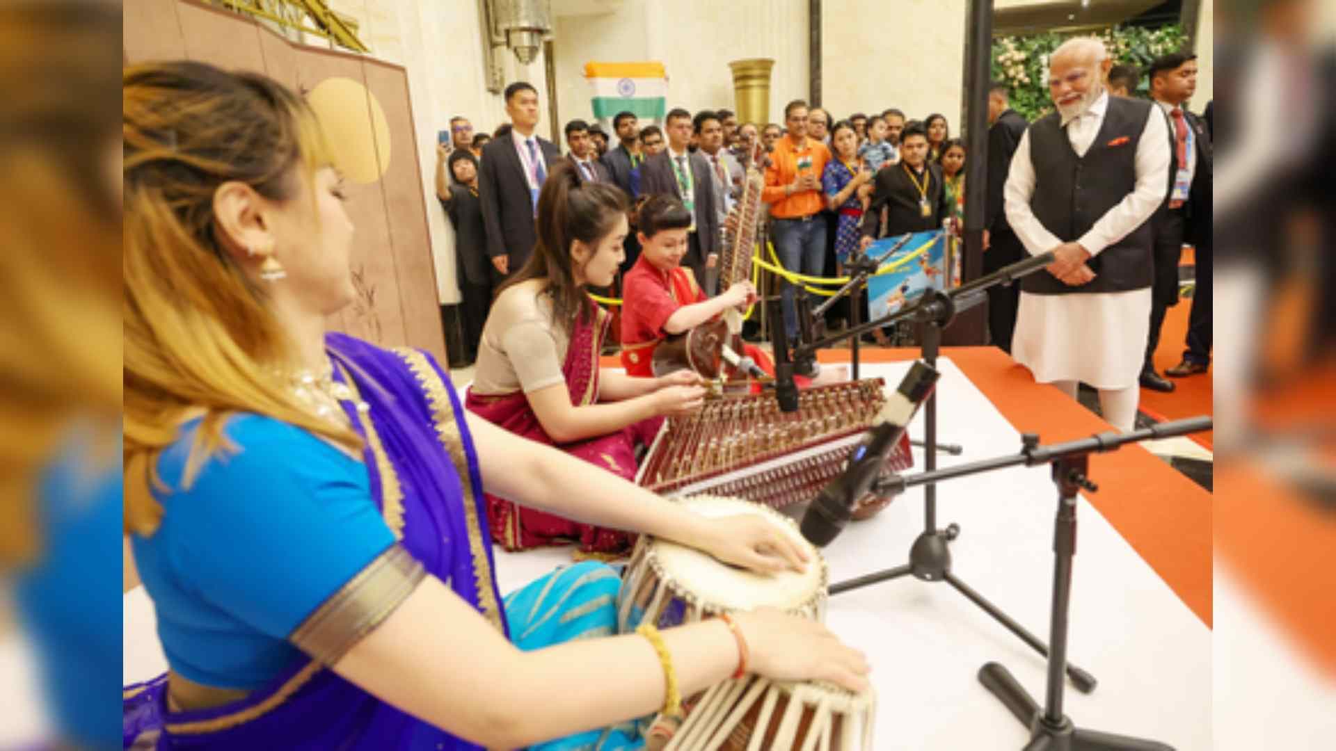 Indian Diaspora in China Accords Rousing Welcome to PM Modi
