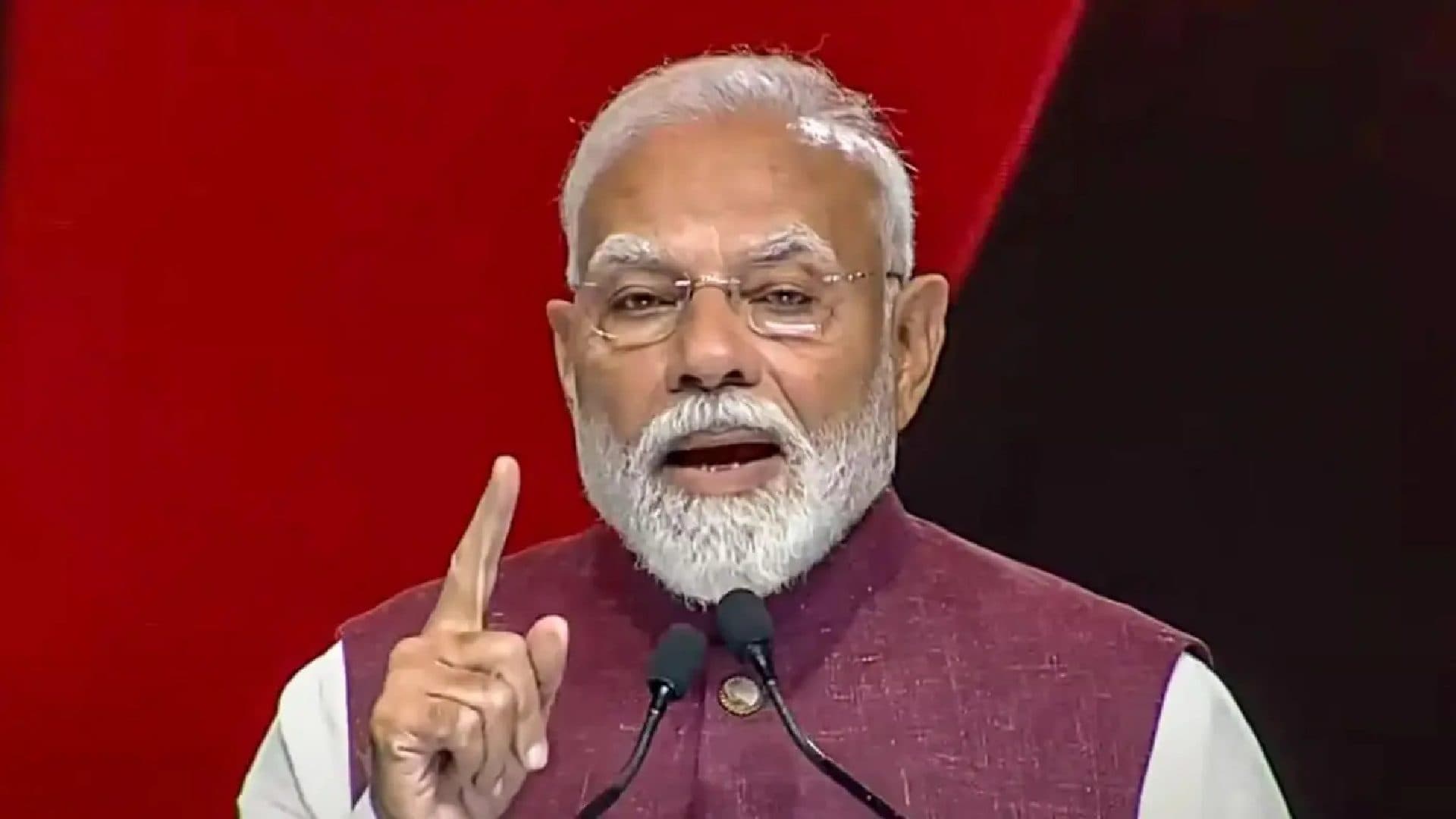PM Modi Takes Veiled Dig at Trump’s Tariff Policy as India’s Growth Surges