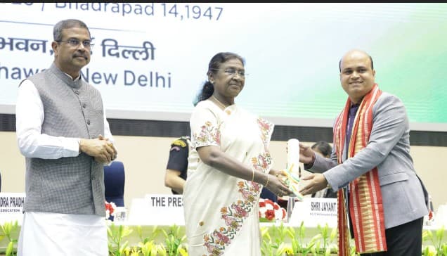 President Murmu Presents National Teachers’ Awards 2025; Two From Odisha Honoured
