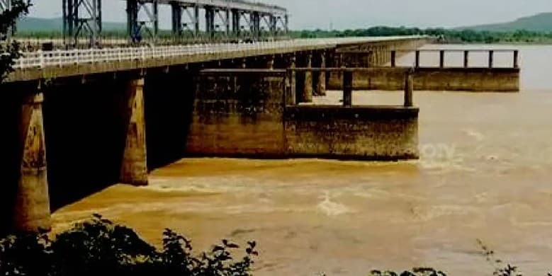 Hirakud Floodwater To Reach Cuttack Mundali Barrage Tomorrow