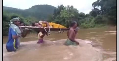 Pregnant Woman Carried On Stretcher Across Flooded River In Kandhamal