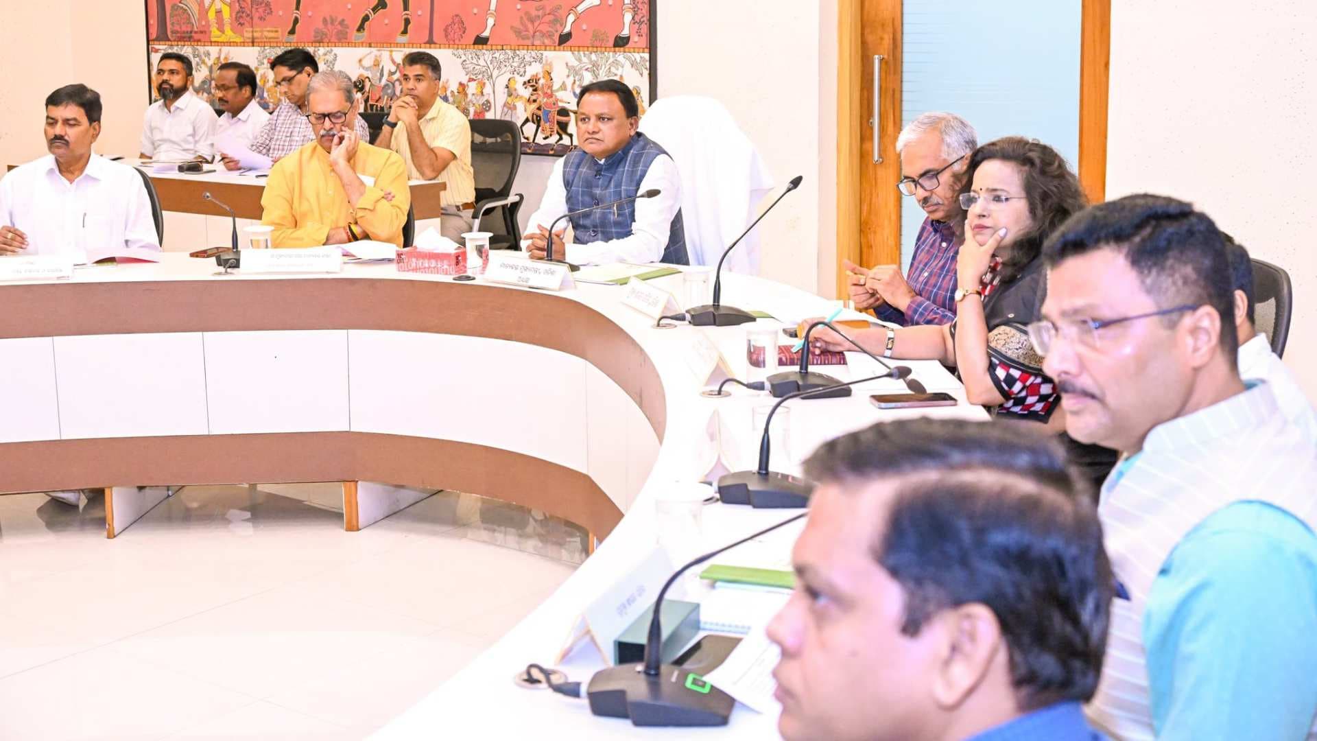CM Majhi’s Fertilizer Review: Farmers to Get Timely Support