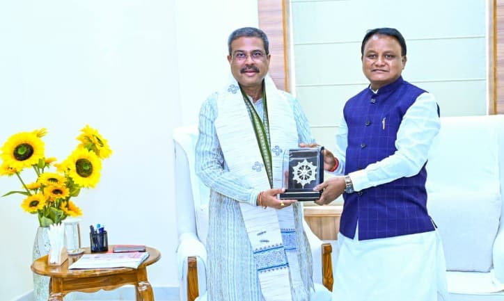 Union Minister Dharmendra Pradhan Hails Odisha’s Mahanandi Riverfront Tourism Push