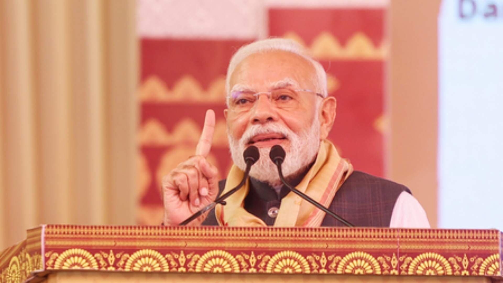 PM Modi Slams Congress for 'Siding with Pakistan' in Assam Rally