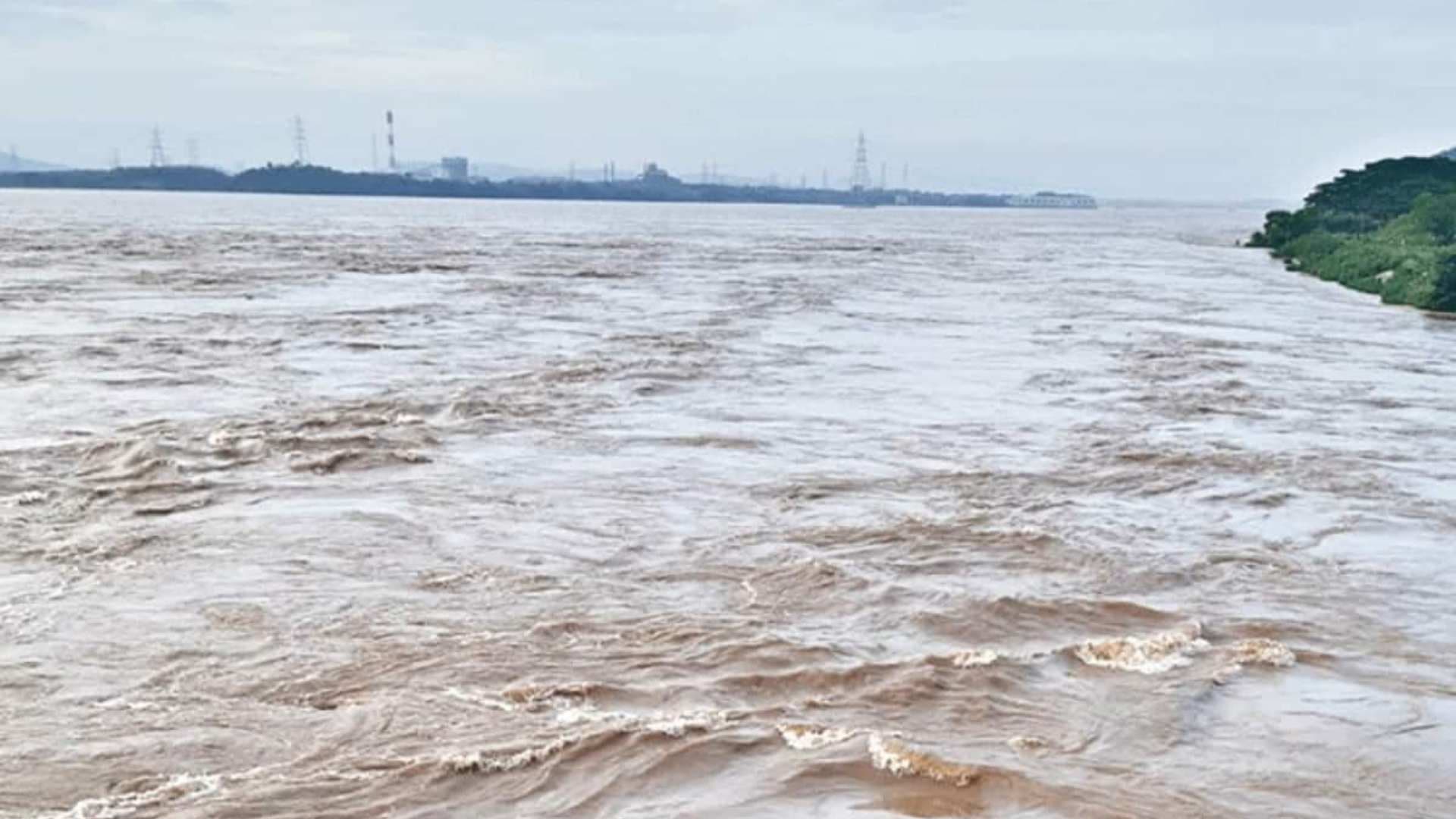 Mahanadi Swells, But No Flood Threat to Odisha