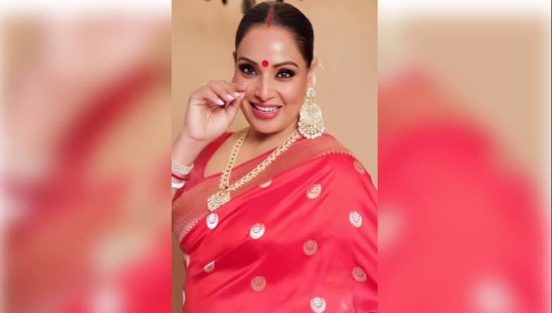 Bipasha Basu Flaunts Festive Look With Her Viral Song “Bipasha Bipasha”