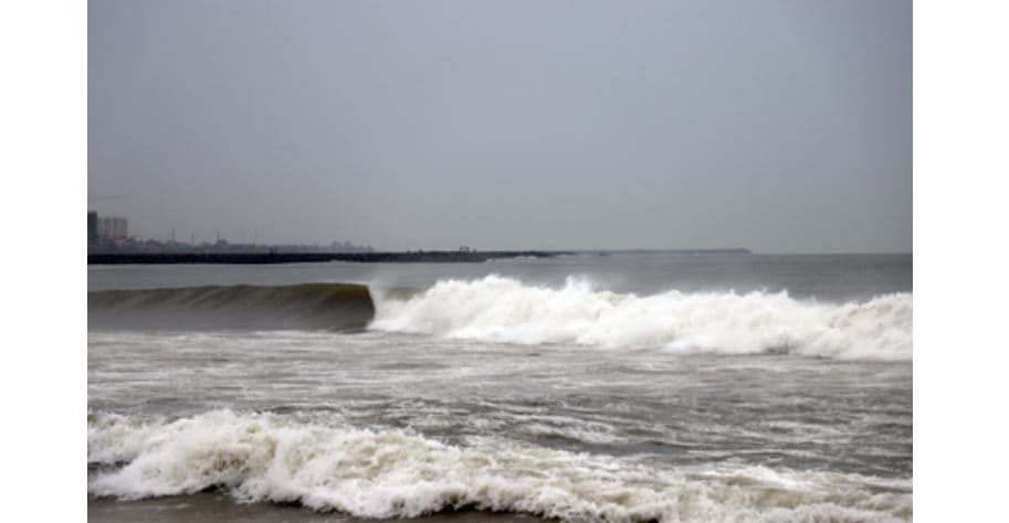 Cyclone Montha’s Landfall Continues Near Kakinada