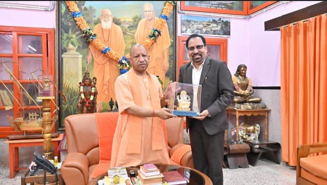 HURL MD Meets UP CM to Discuss Fertilizer Supply and Expansion Plans