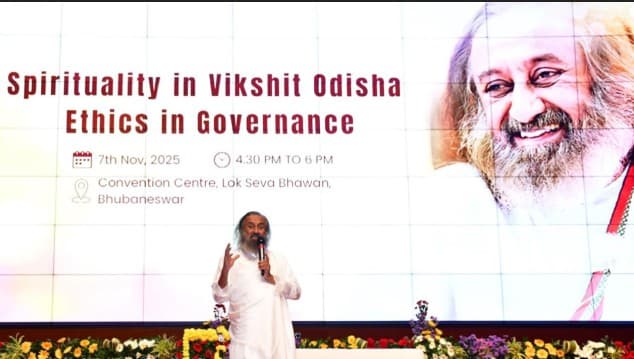 Sri Sri Ravi Shankar Inspires Odisha Bureaucrats with Spiritual Vision