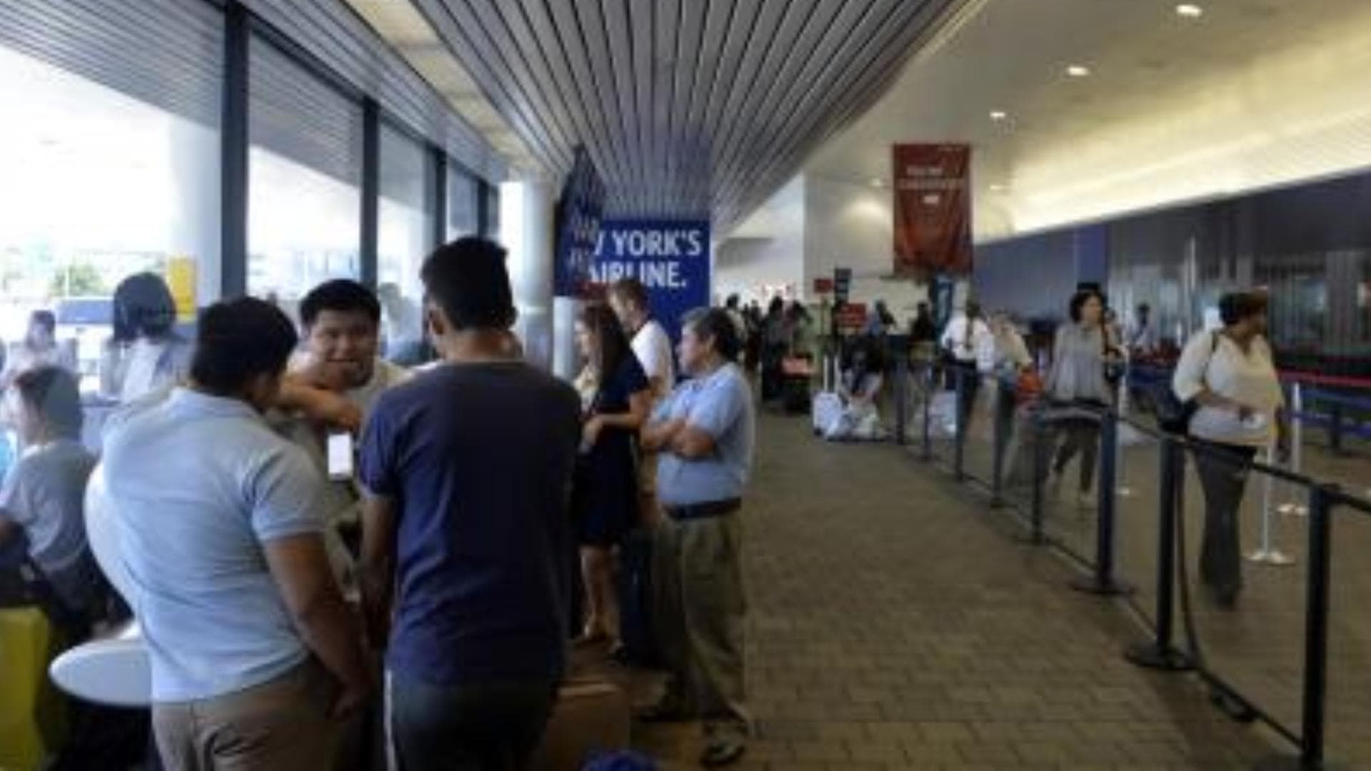 Over 2,000 Flights Cancelled across US as Federal Govt Shutdown Enters Day 40