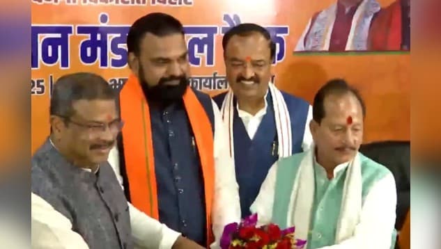 Union Minister Dharmendra Pradhan Congratulates Samrat Choudhary And Vijay Sinha