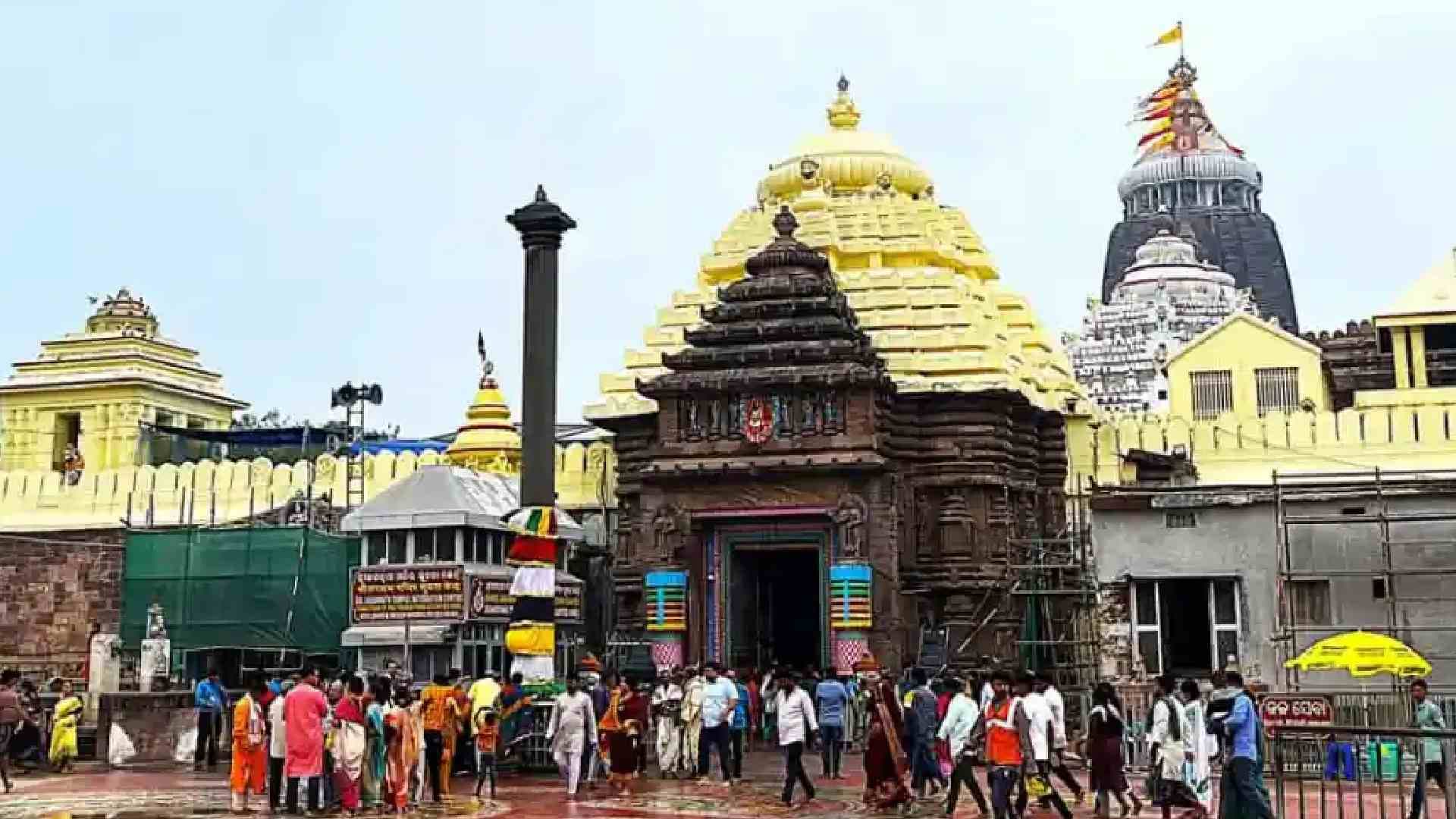 Photo from inside Puri Jagannath Temple Goes Viral, Security under Scrutiny
